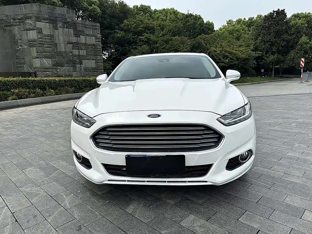 Ford Mondeo 2013 2.0L GTDi200 Fashion