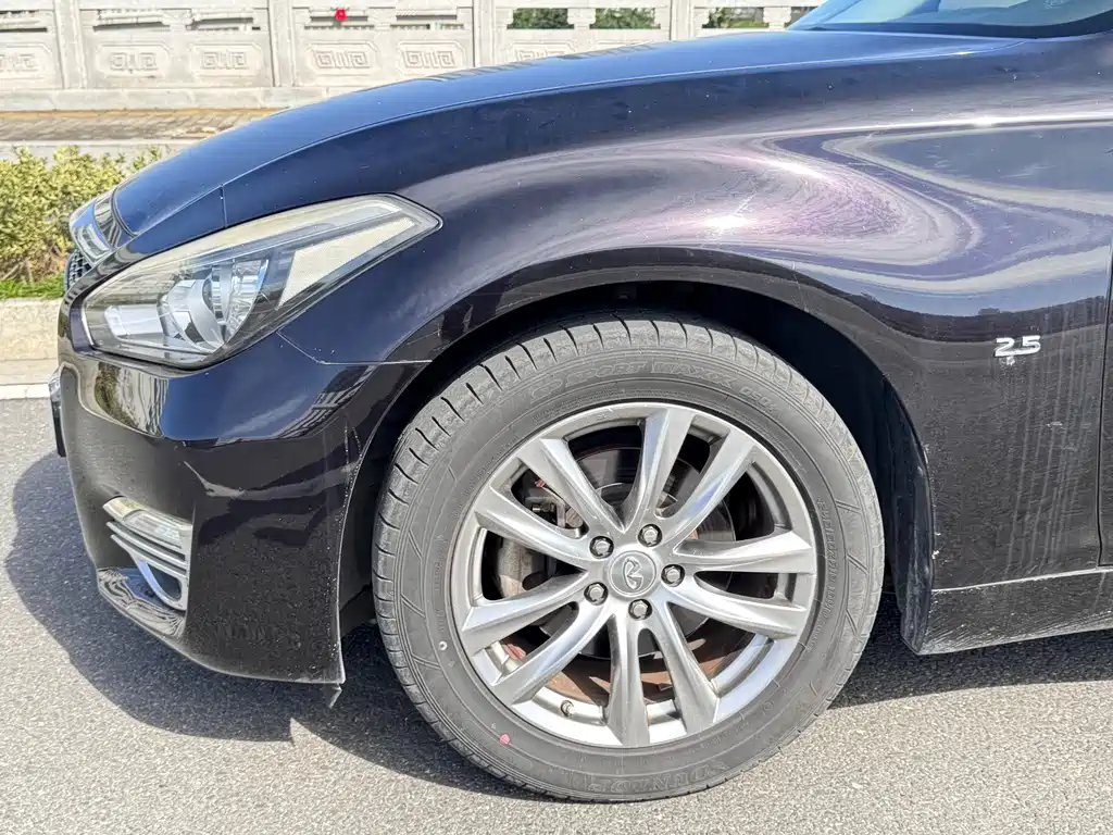 Infiniti Q70 — миниатюра 8