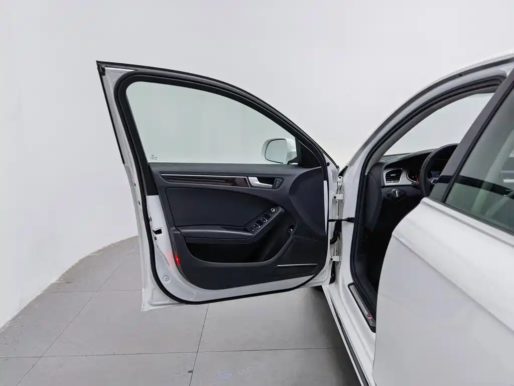 Audi A4L — миниатюра 8