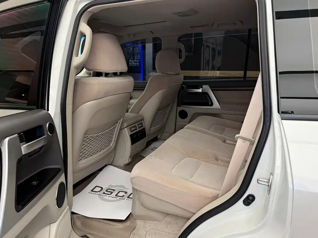Toyota Land Cruiser — миниатюра 8