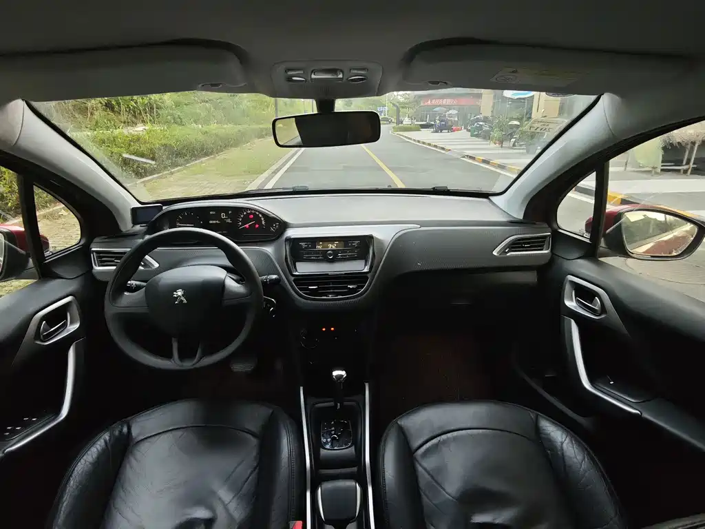 Peugeot 2008 — миниатюра 6