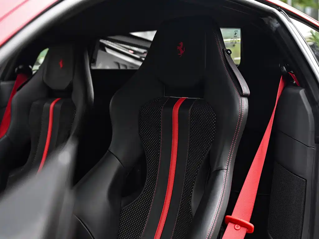 Ferrari F8 — миниатюра 11