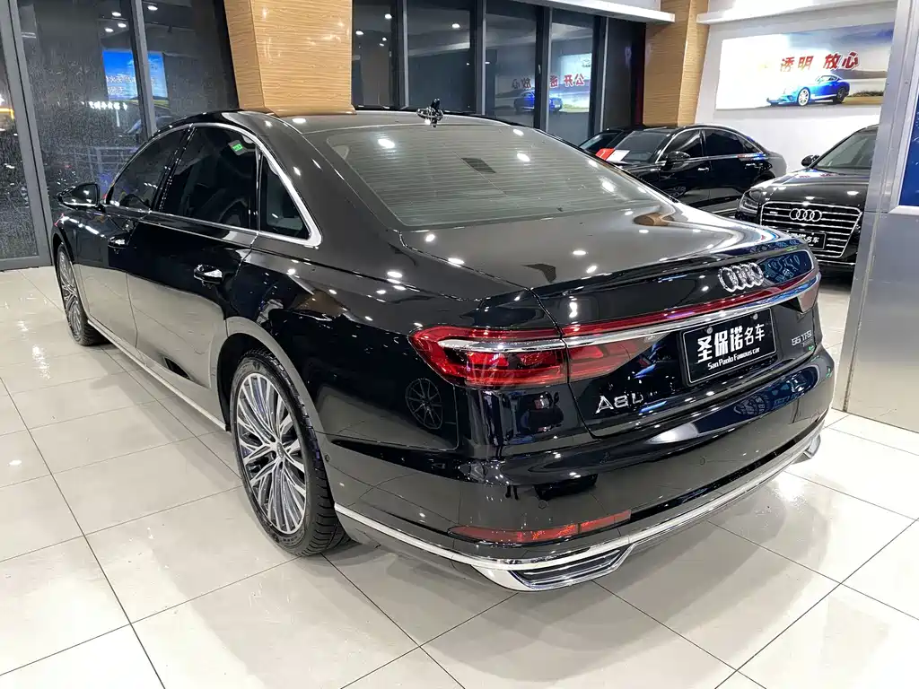 Audi A8 — миниатюра 6