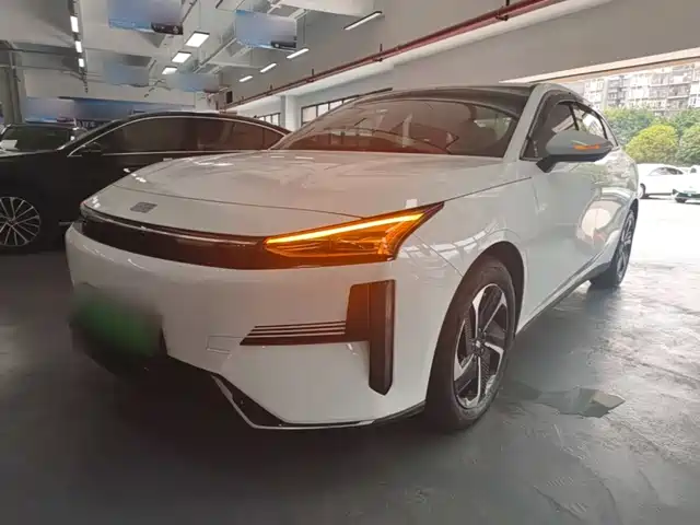 2024 Geely Galaxy L6