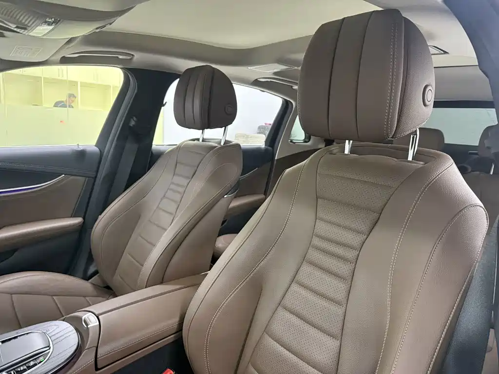 Mercedes-Benz E-Class — миниатюра 12