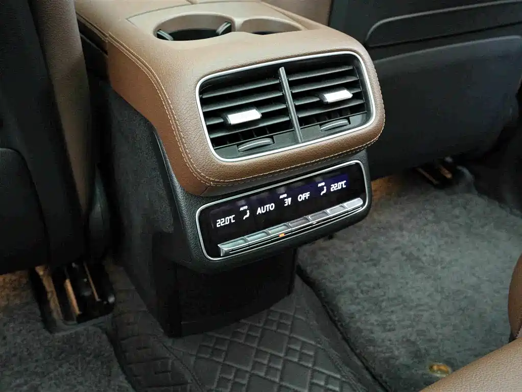 Mercedes-Benz GLE (Import) — миниатюра 18