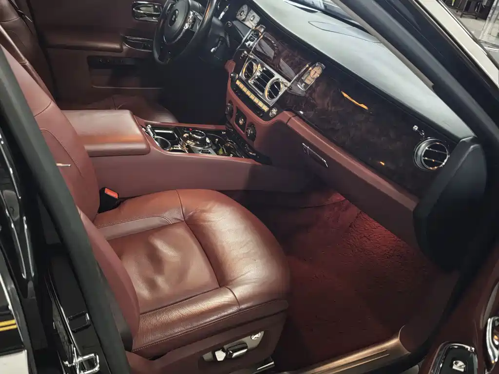 Rolls-Royce Ghost — миниатюра 10