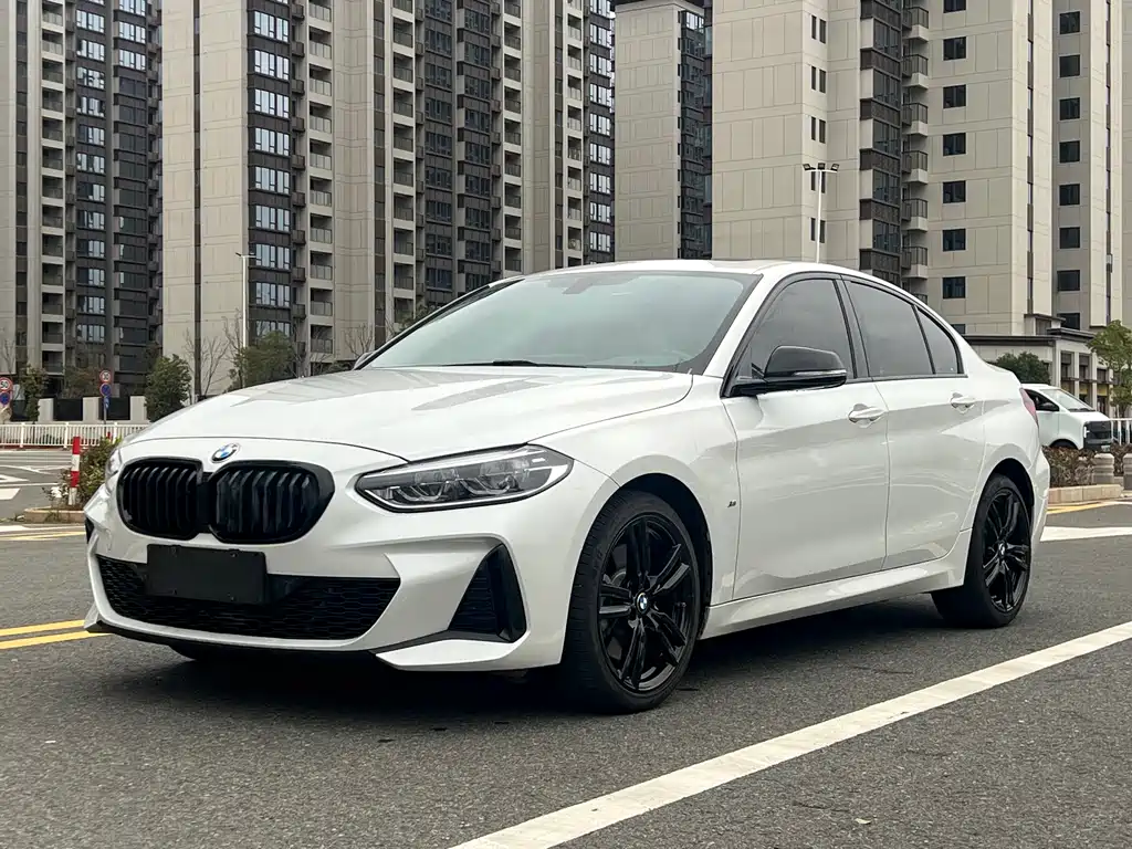 BMW 1 SERIES