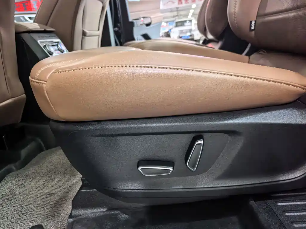 Ford Explorer — миниатюра 16