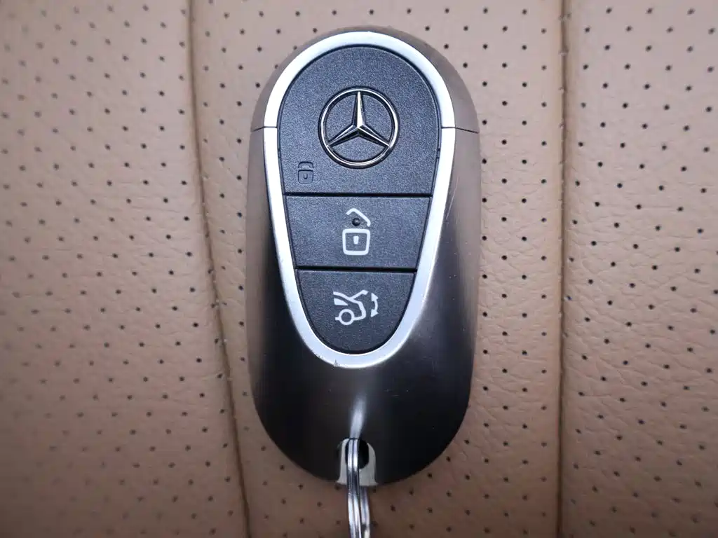 Mercedes-Benz E-Class — миниатюра 25