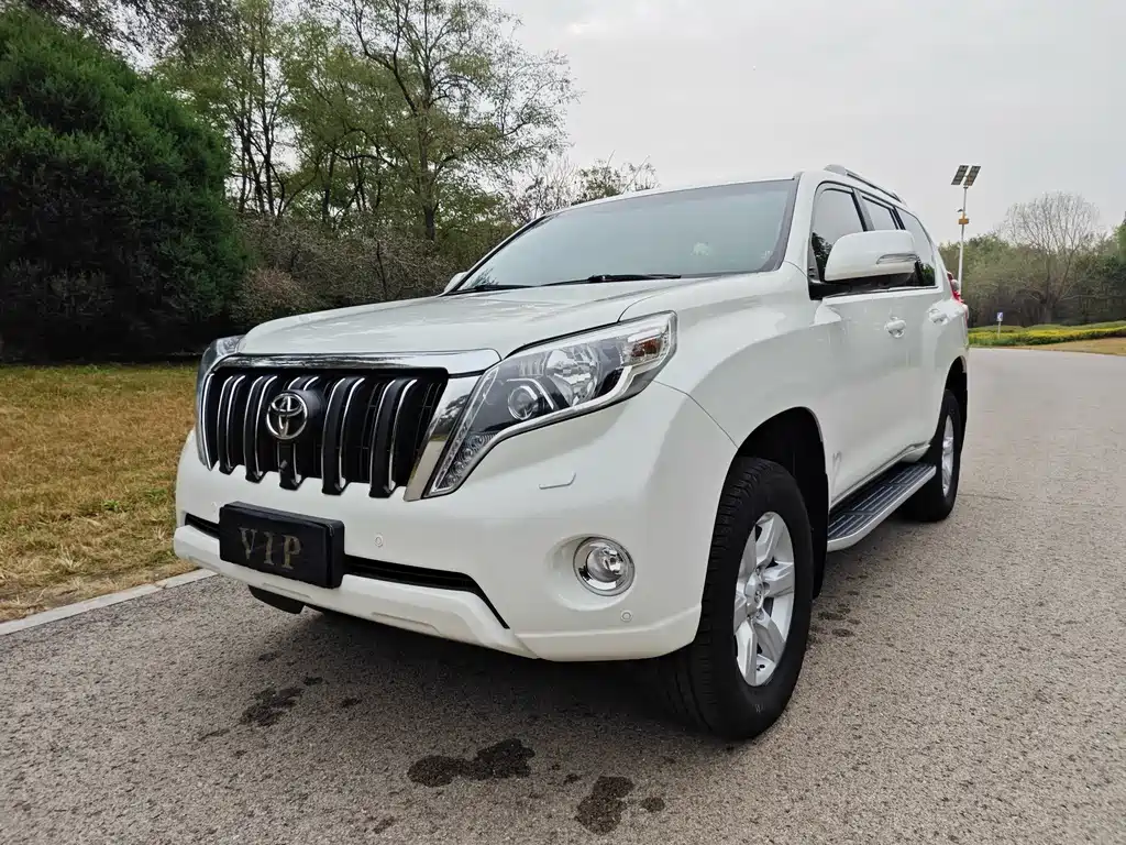 TOYOTA PRADO