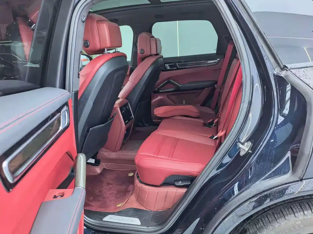 Porsche Cayenne — миниатюра 3