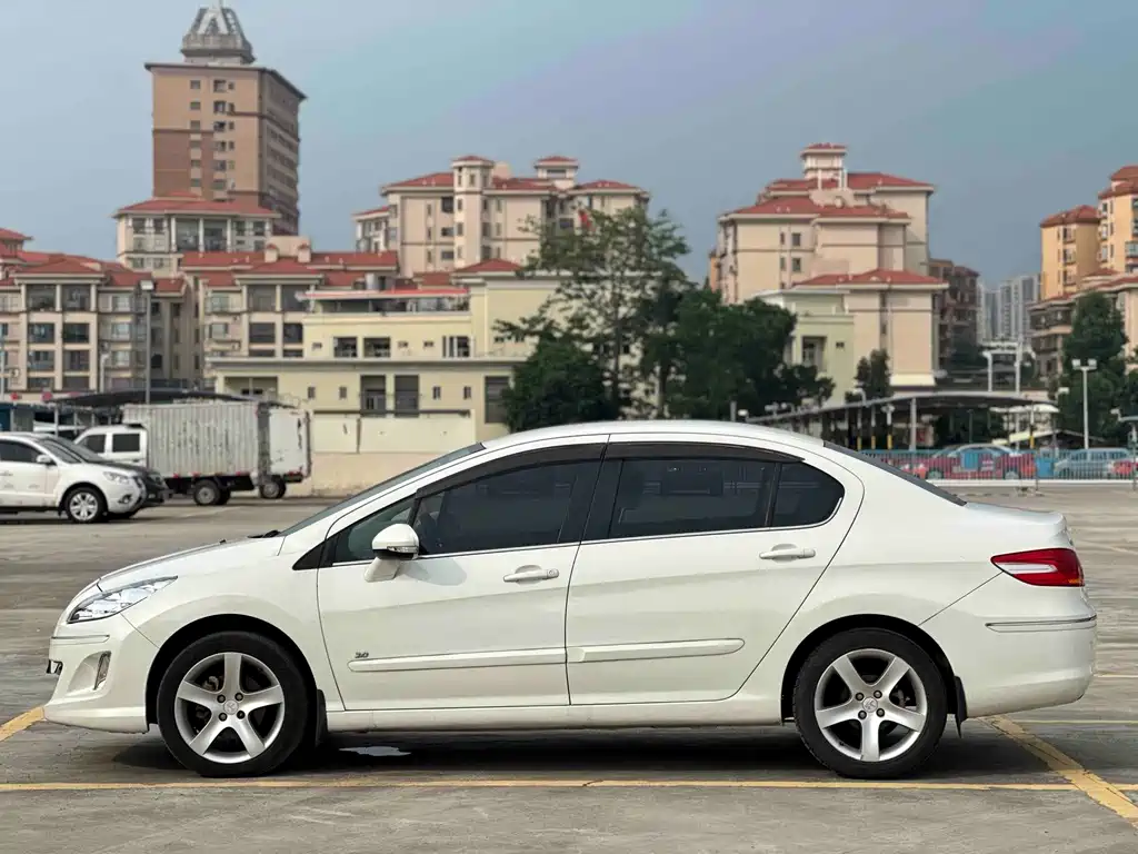 Peugeot 408 — миниатюра 13