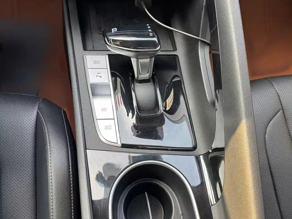 Hyundai Elantra — миниатюра 16