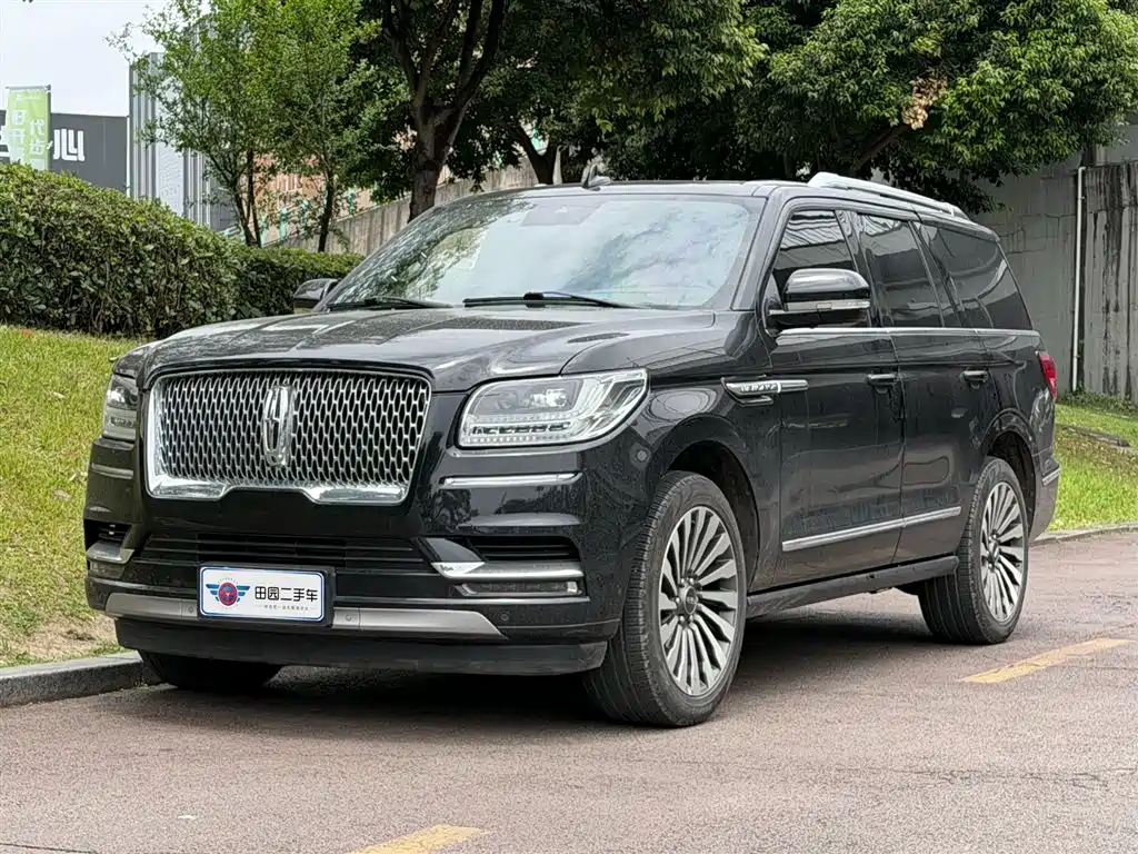 Купить Lincoln Navigator