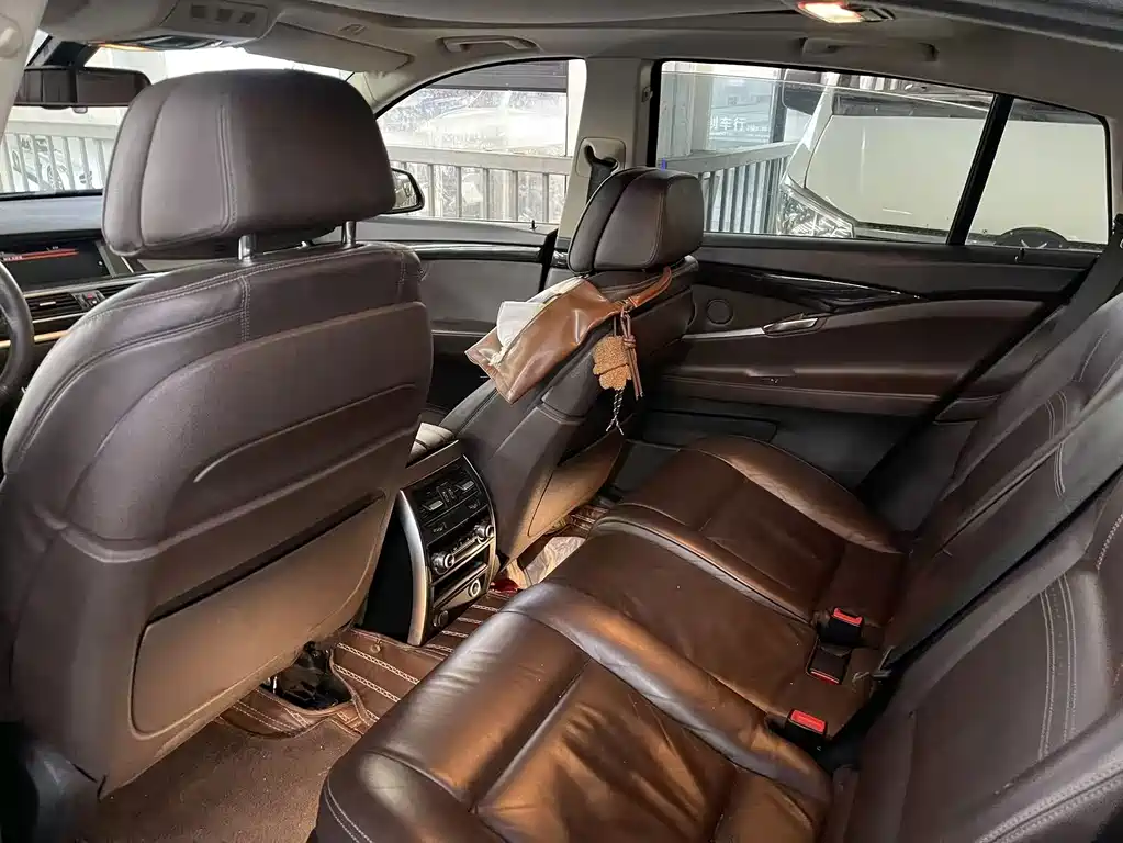 BMW 5 Series GT — миниатюра 9