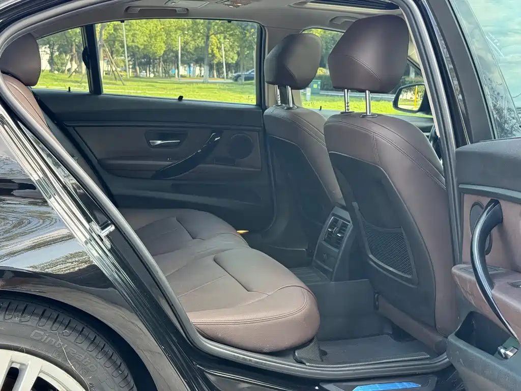 BMW 3 Series — миниатюра 17