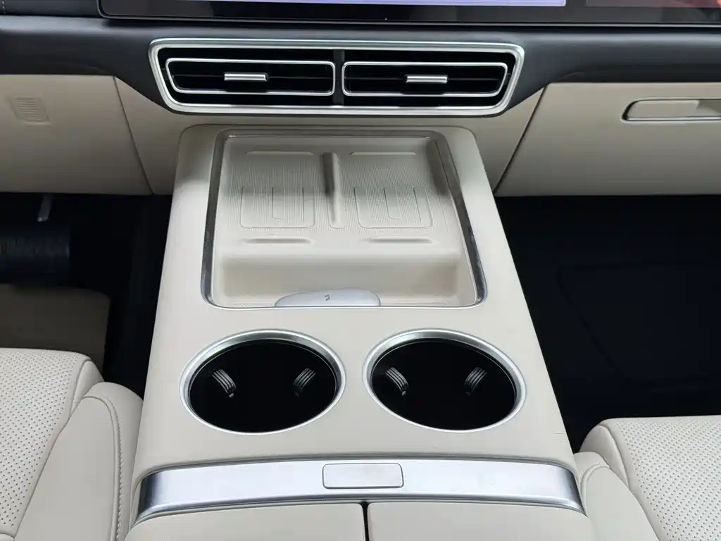 Li Auto Li L8 — миниатюра 12