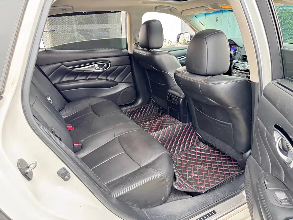 Infiniti Q70 — миниатюра 21