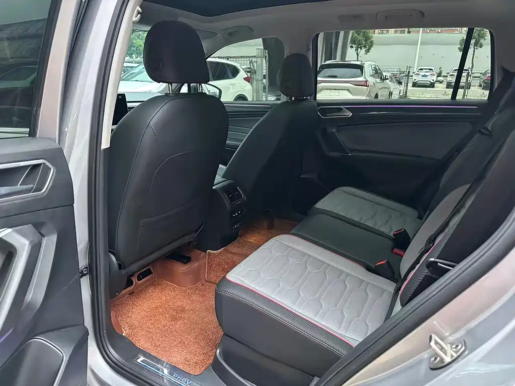 Volkswagen Tiguan L PHEV — миниатюра 8