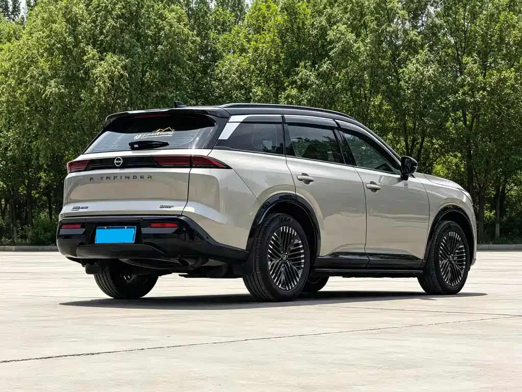 Nissan Teramont — миниатюра 6