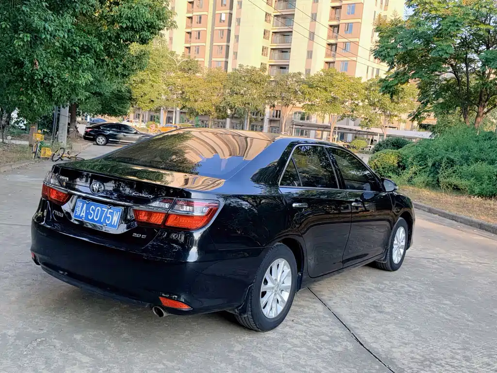 Toyota Camry — миниатюра 6