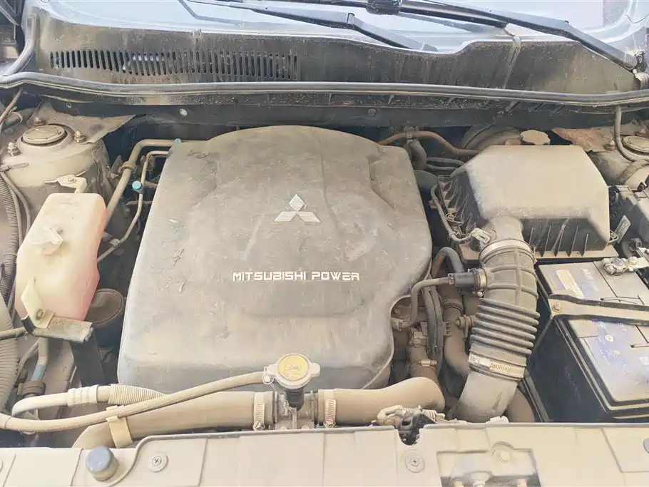 Changfeng CS10 2016 2.0T AT Luxury