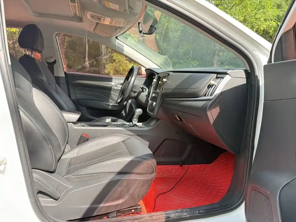 Roewe i6 Classic — миниатюра 6