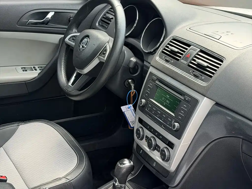 Skoda Yeti — миниатюра 17