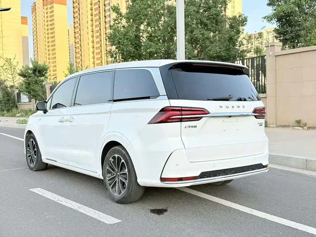 Roewe iMAX8 2022 400TGI