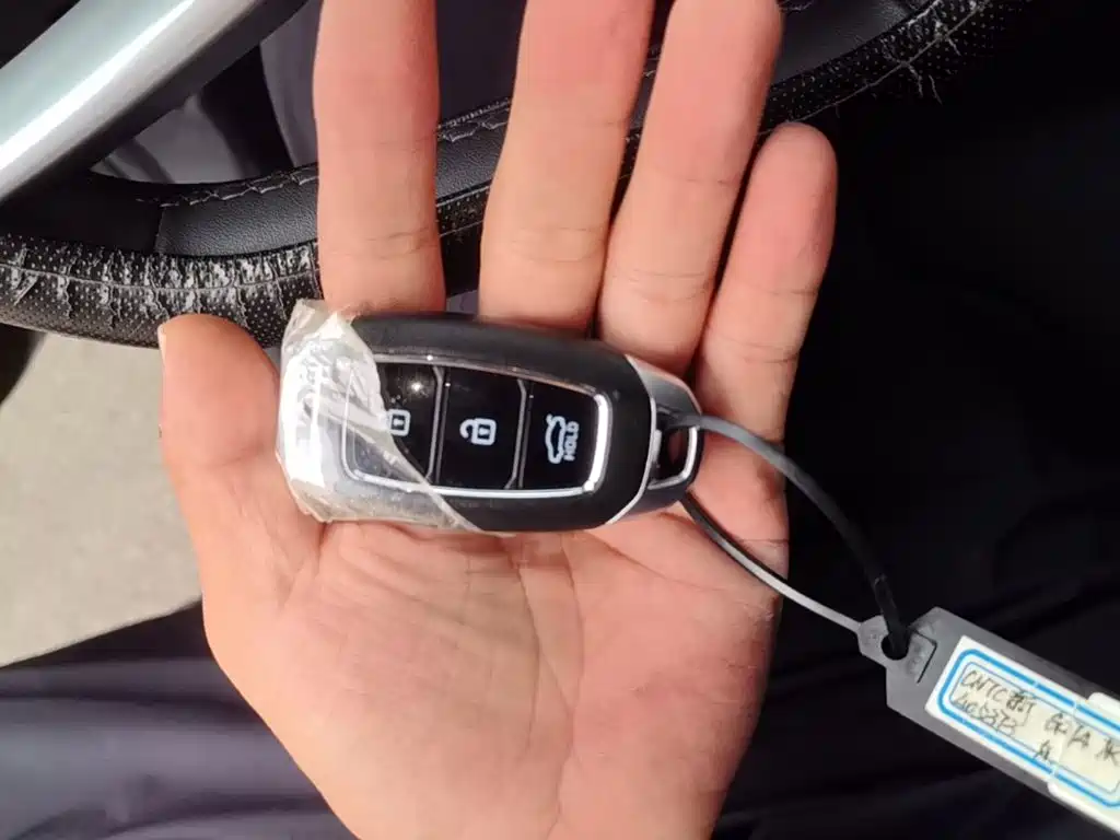 Hyundai Elantra — миниатюра 9