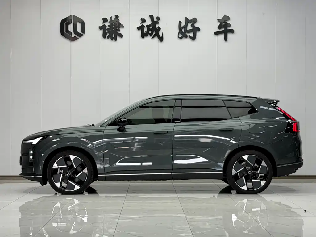 Volvo XC70 PHEV — миниатюра 4