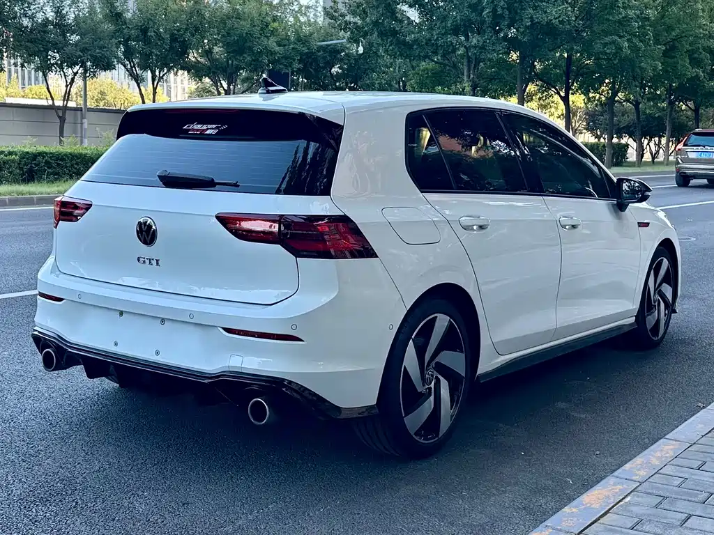 Volkswagen Golf GTI — миниатюра 5
