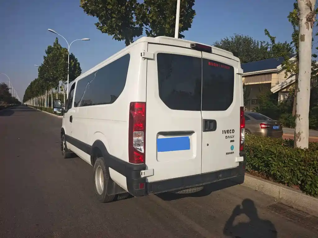 IVECO Ousheng — миниатюра 4