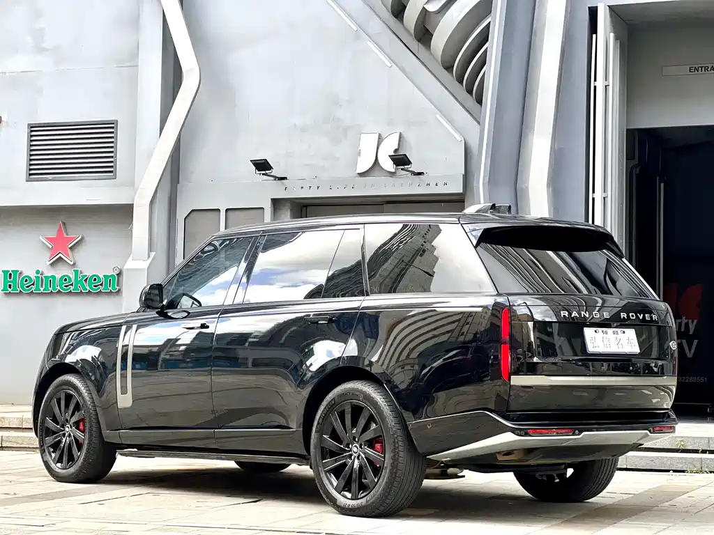 Land Rover Range Rover 2023 3.0 L6 400PS мест Long Wheelbase