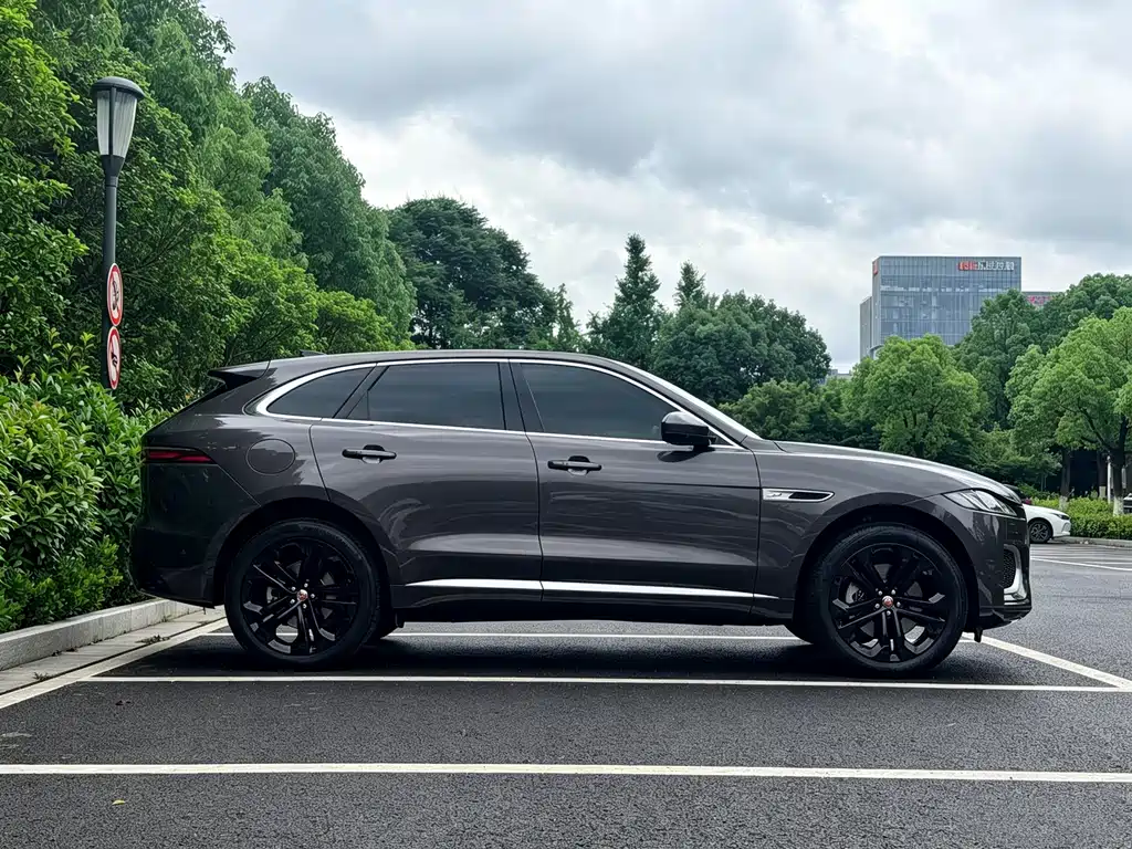 Jaguar F-Pace 2021 340PS R-Dynamic SE