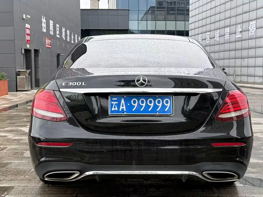 Mercedes-Benz E-Class — миниатюра 7