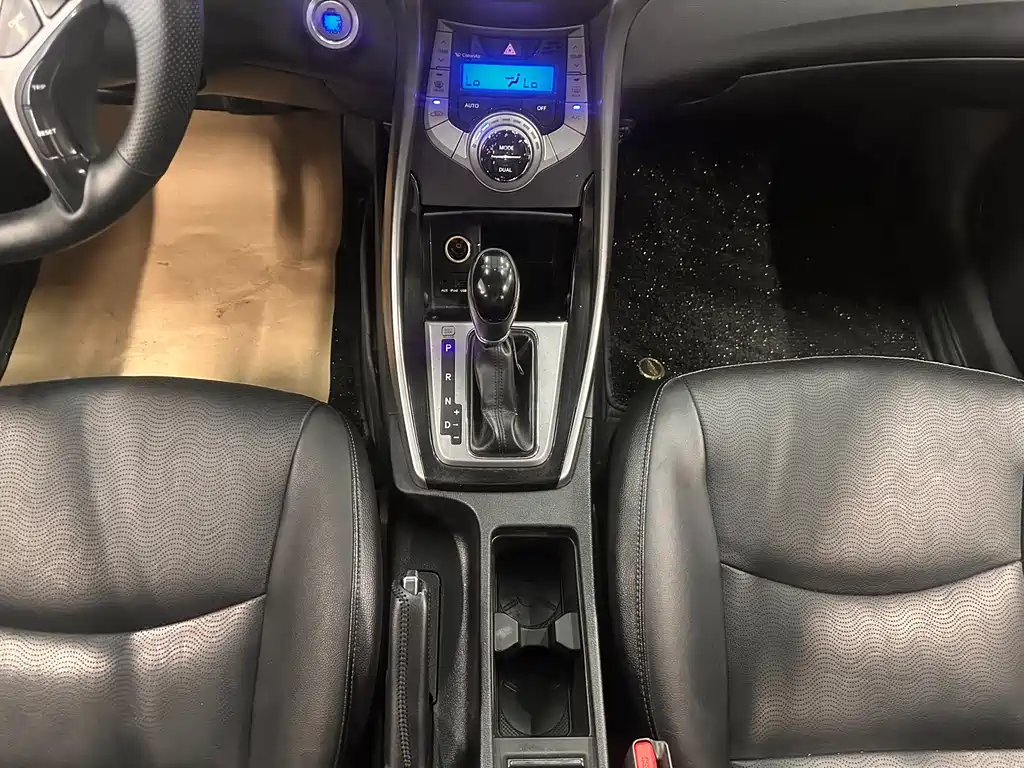 Hyundai Elantra Langdong — миниатюра 10