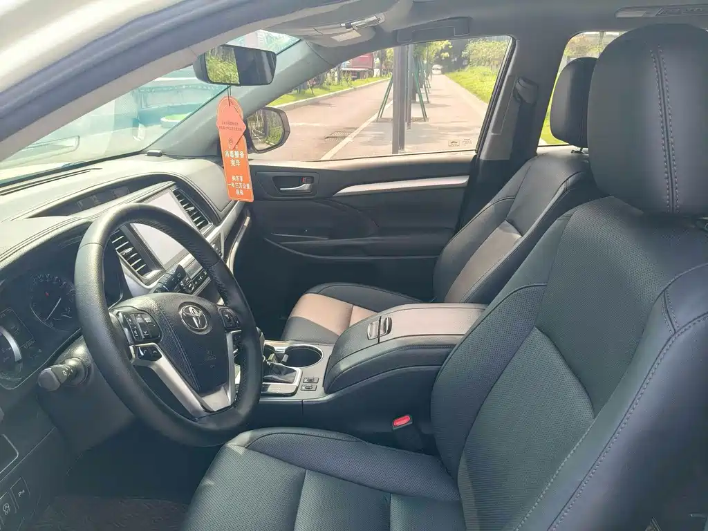 Toyota Highlander — миниатюра 4