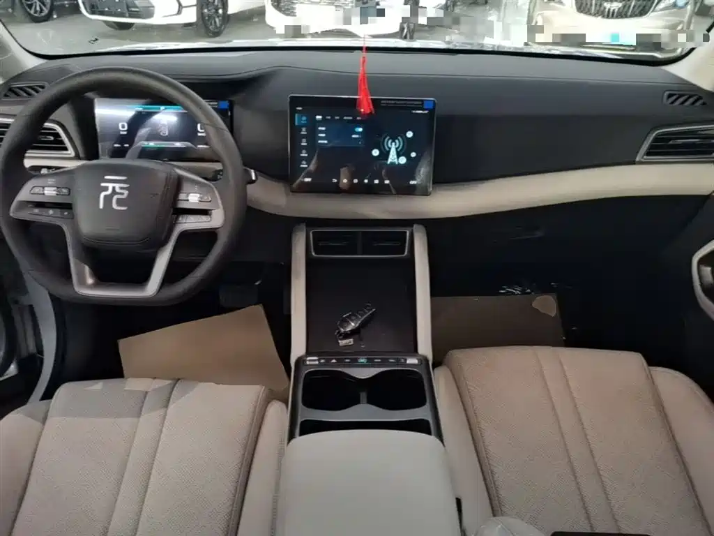 BYD Yuan Up UP 2025 301KM