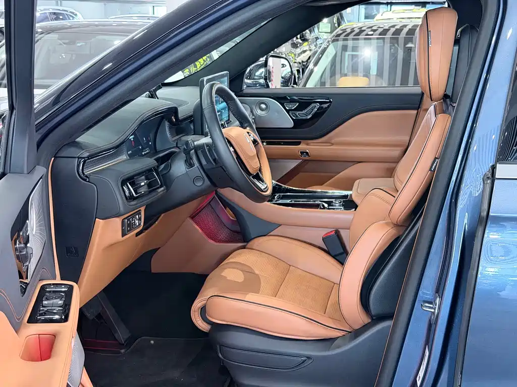 Lincoln Aviator — миниатюра 6