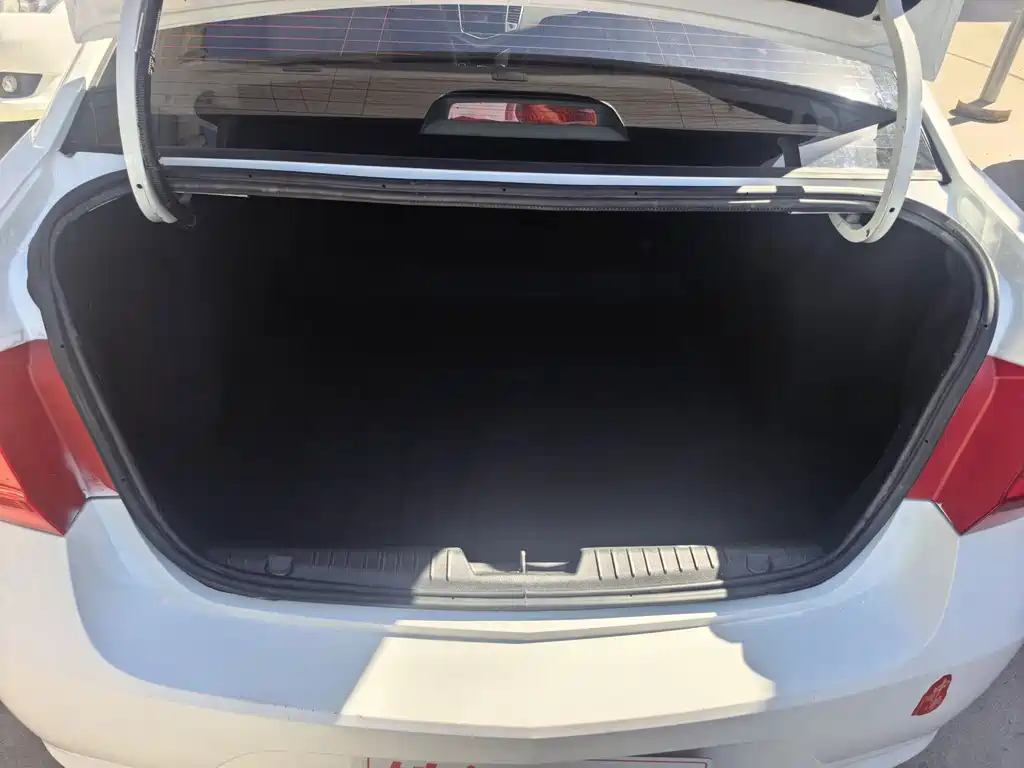 Chevrolet Cruze — миниатюра 6