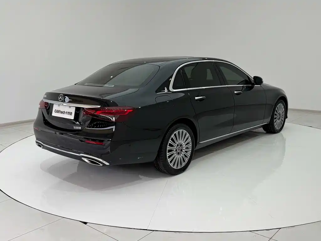 Mercedes-Benz E-Class — миниатюра 28