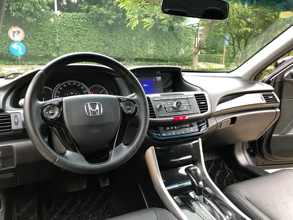Honda Accord — миниатюра 15