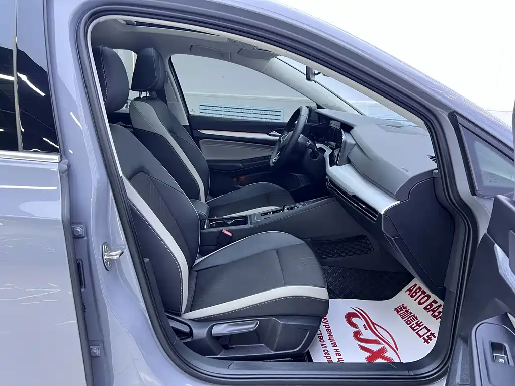 Volkswagen Golf — миниатюра 18