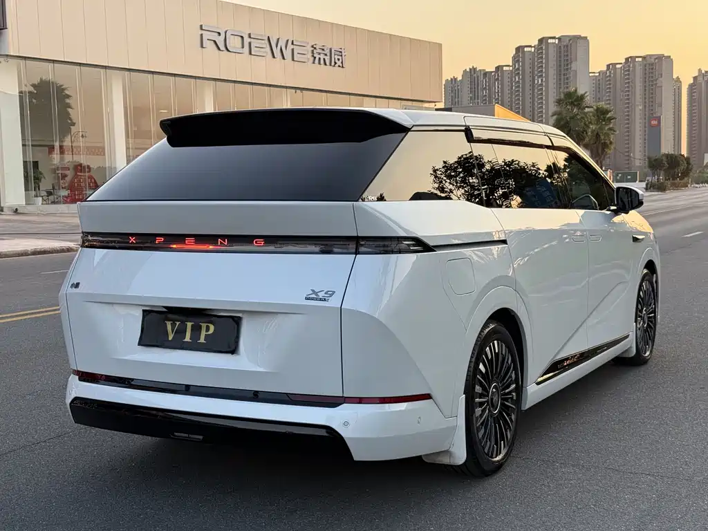 XPeng X9 — миниатюра 4