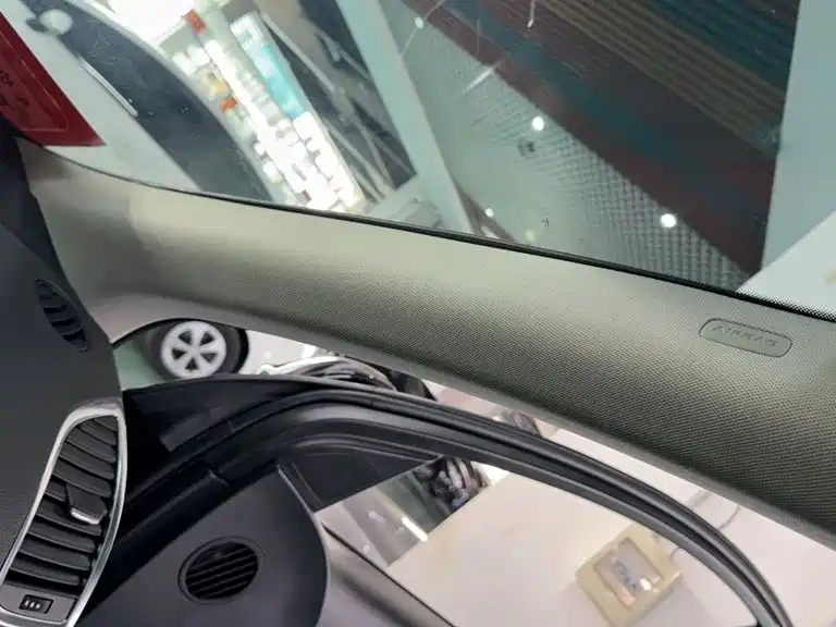Audi Q7 — миниатюра 12