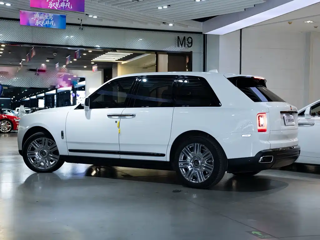 Rolls-Royce Cullinan — миниатюра 4
