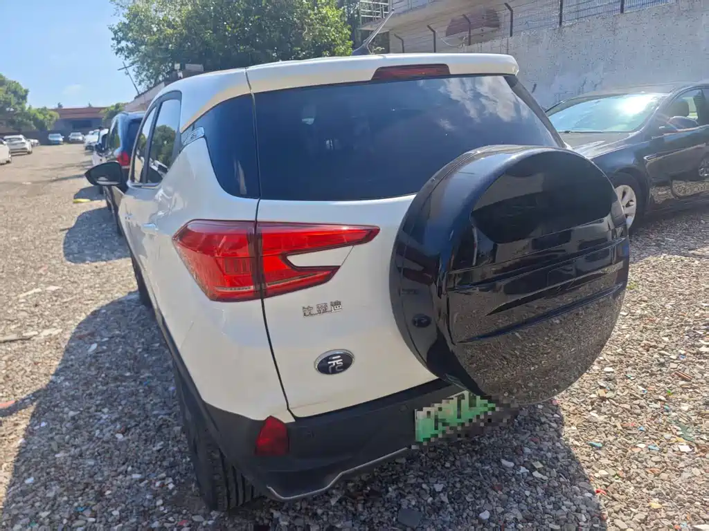 BYD Yuan EV — миниатюра 6