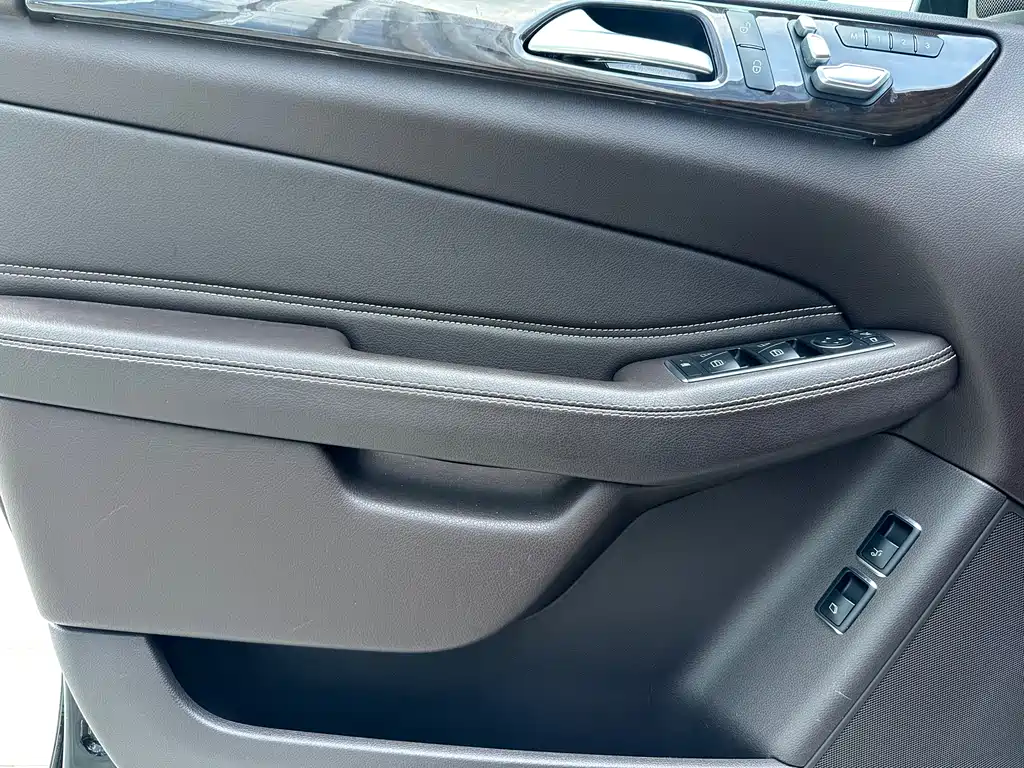 Mercedes-Benz GLS — миниатюра 4